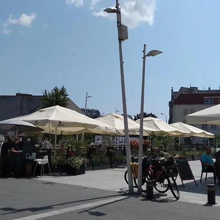Plac Słowiański 10
