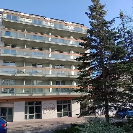 Plac Słowiański 10