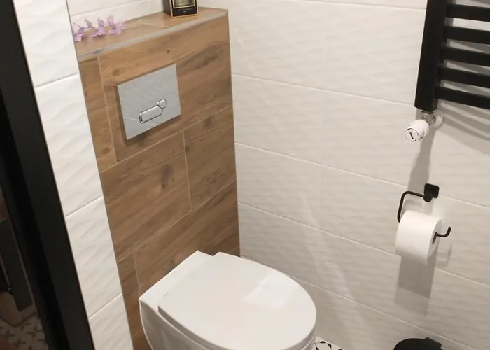 Plac Slowianski 10 *